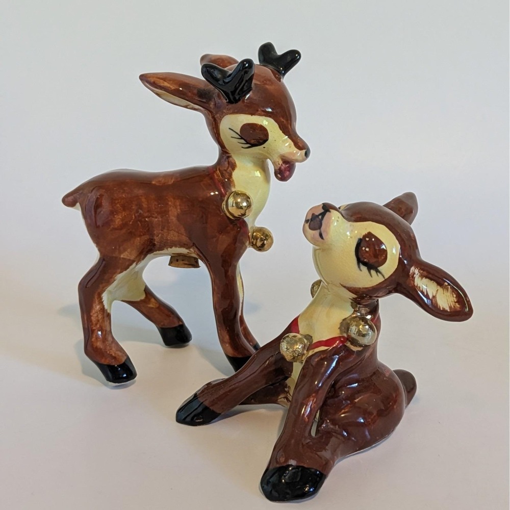 Napco Reindeer Kissing Salt & Peppers Gold Bells Cork‎ Stoppers, Dear & Dearest - Picture 1 of 14